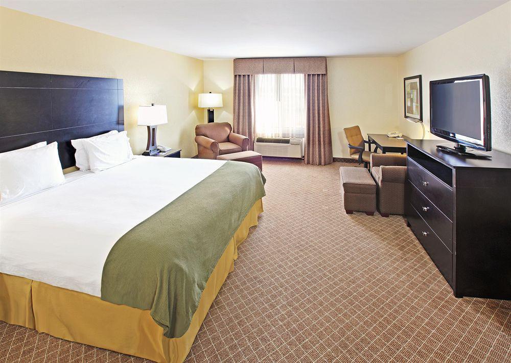 Comfort Inn & Suites Pine Bluff Quarto foto