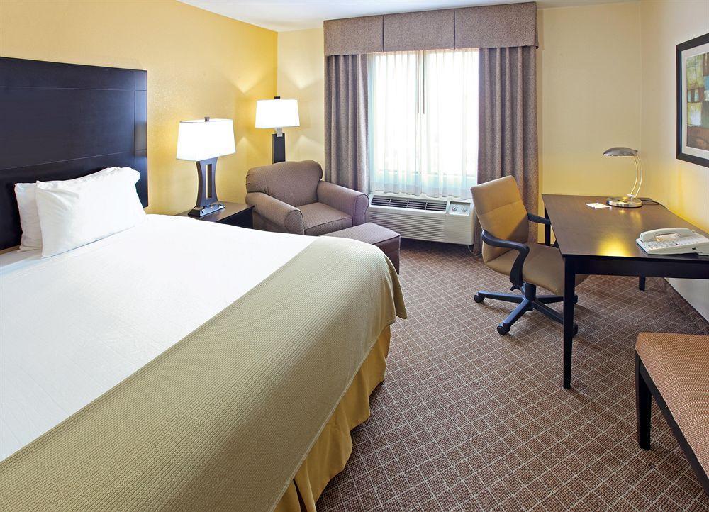Comfort Inn & Suites Pine Bluff Quarto foto