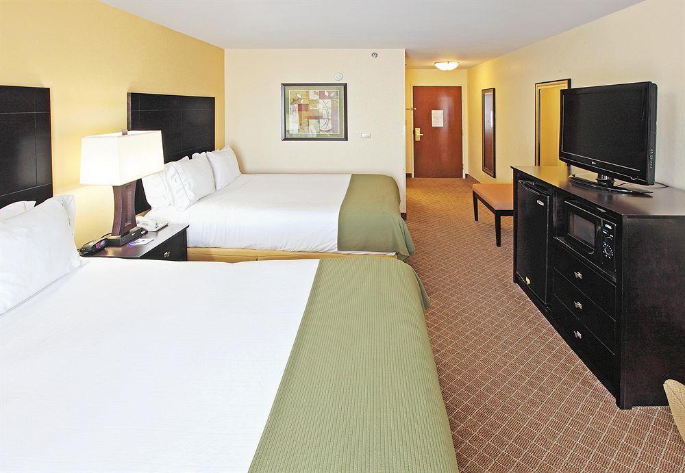 Comfort Inn & Suites Pine Bluff Quarto foto