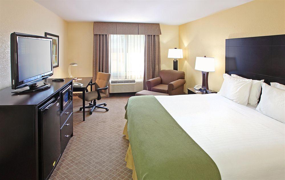 Comfort Inn & Suites Pine Bluff Quarto foto