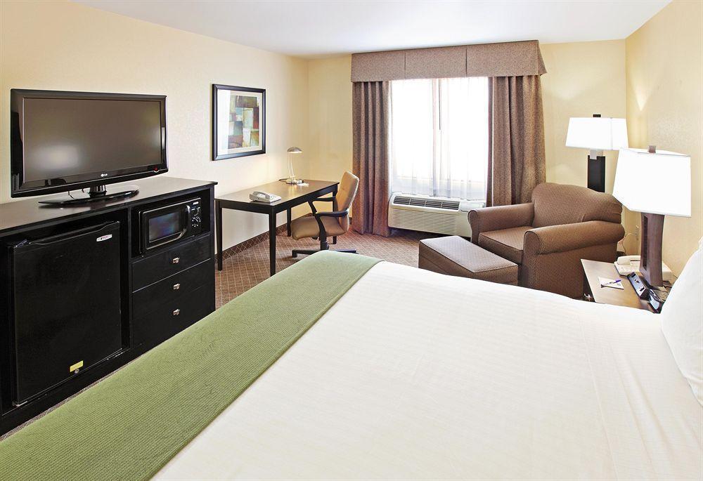 Comfort Inn & Suites Pine Bluff Quarto foto