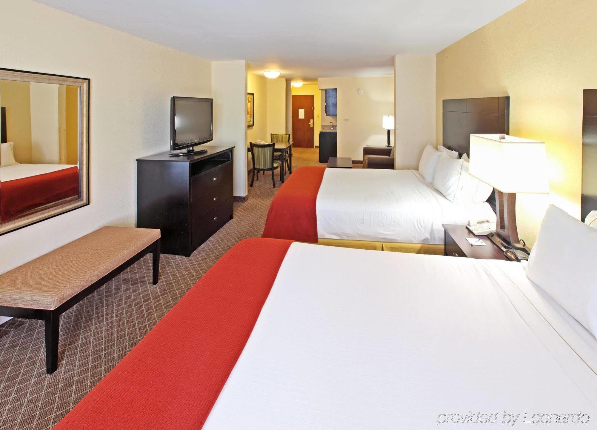 Comfort Inn & Suites Pine Bluff Quarto foto