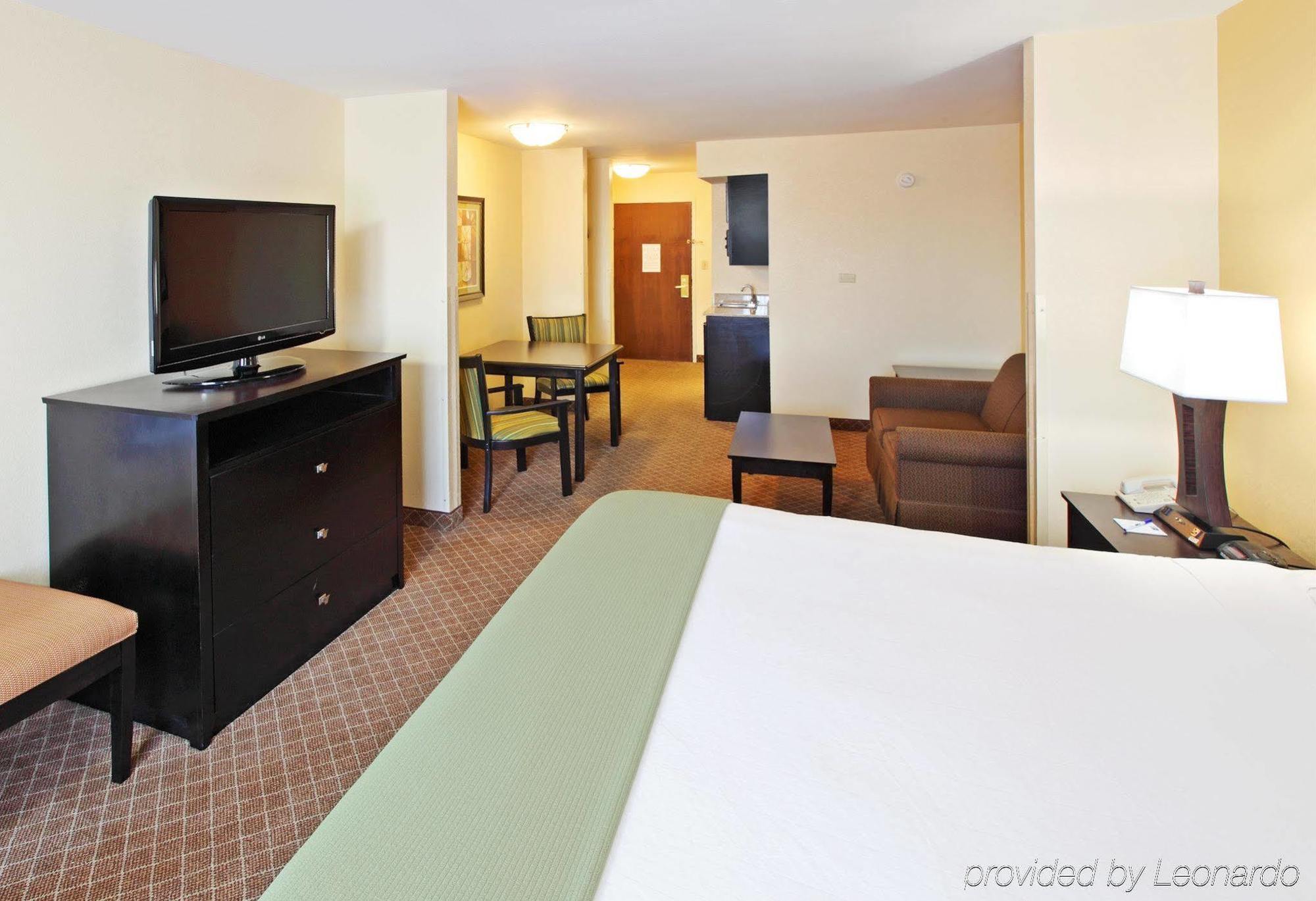 Comfort Inn & Suites Pine Bluff Exterior foto